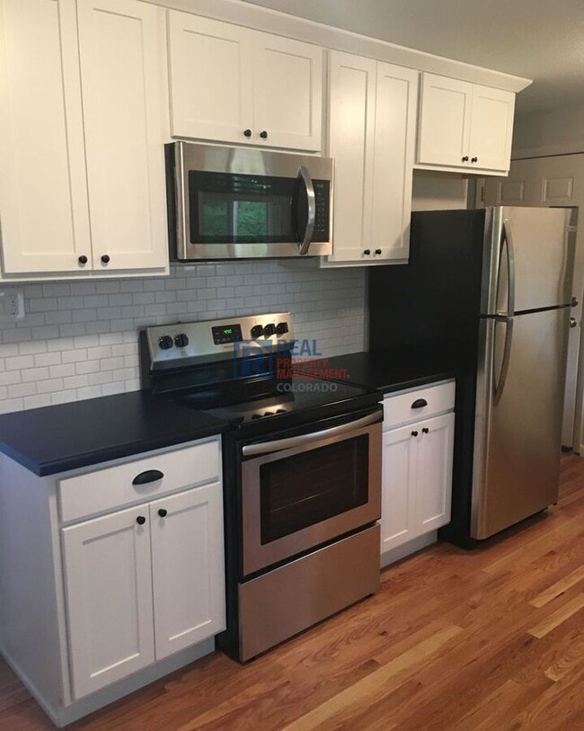 Photo - 4699 Garrison St