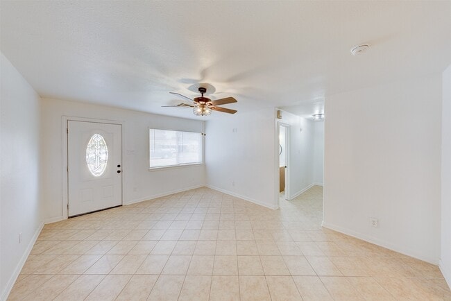 Photo - 309 Robbie St