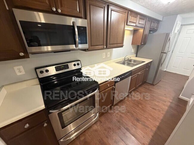 907 Woodbridge Ct