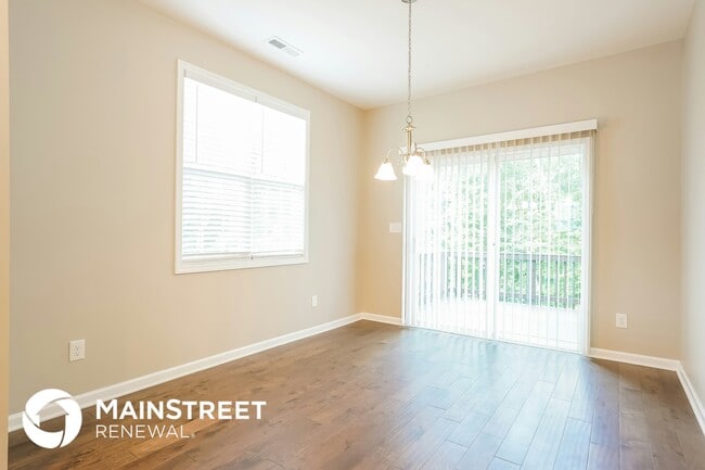 Photo - 305 Chamberlain Dr