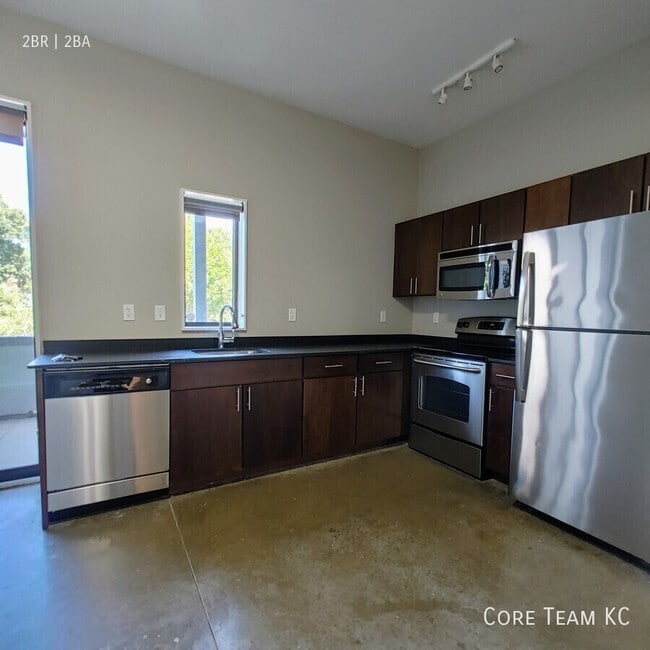 3632 Gillham Rd Unidad N204