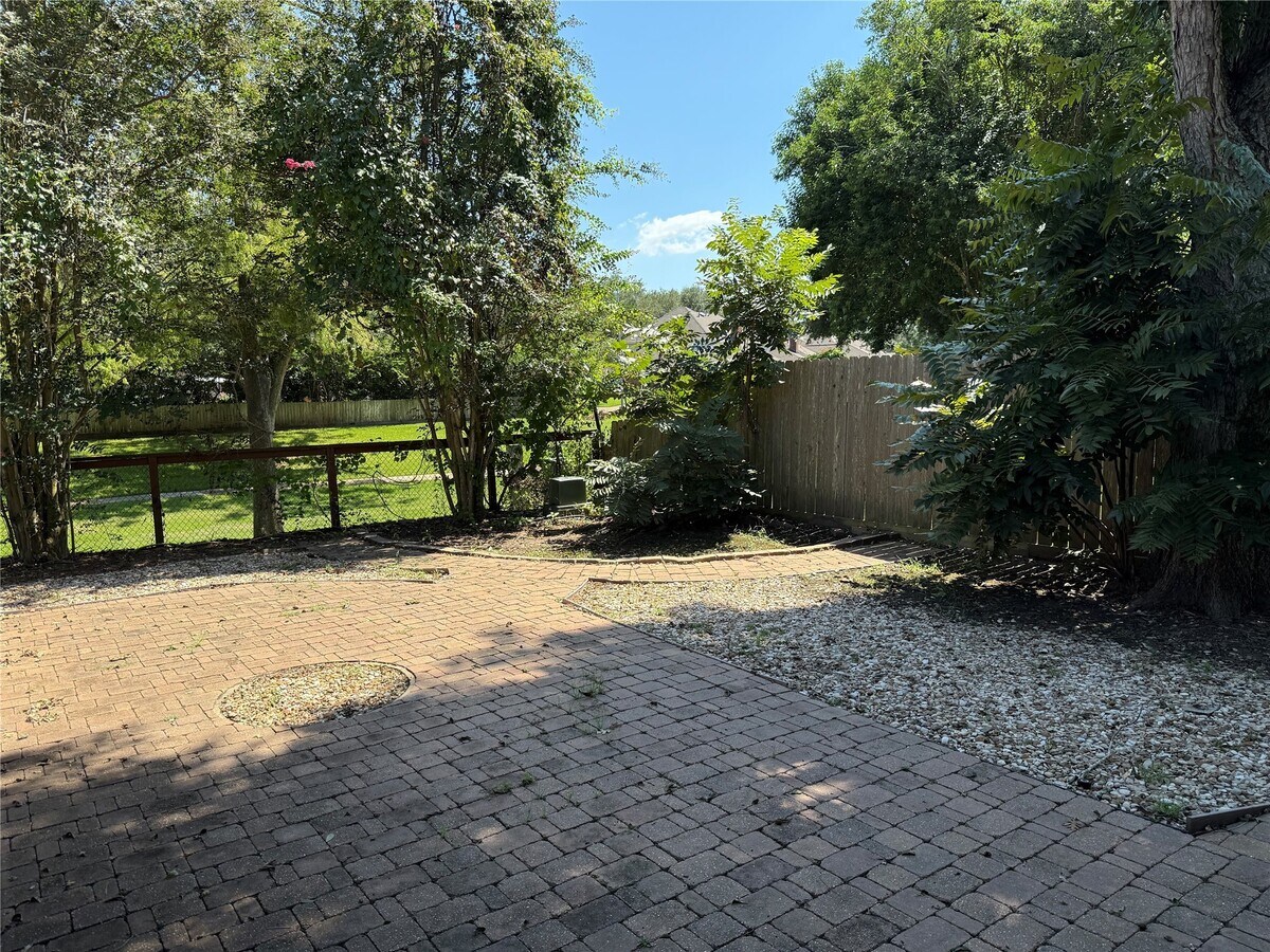 Photo - 2018 Woodstream Blvd