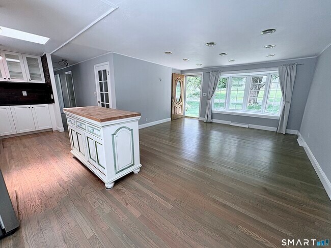 Photo - 43 Meadowbrook Rd