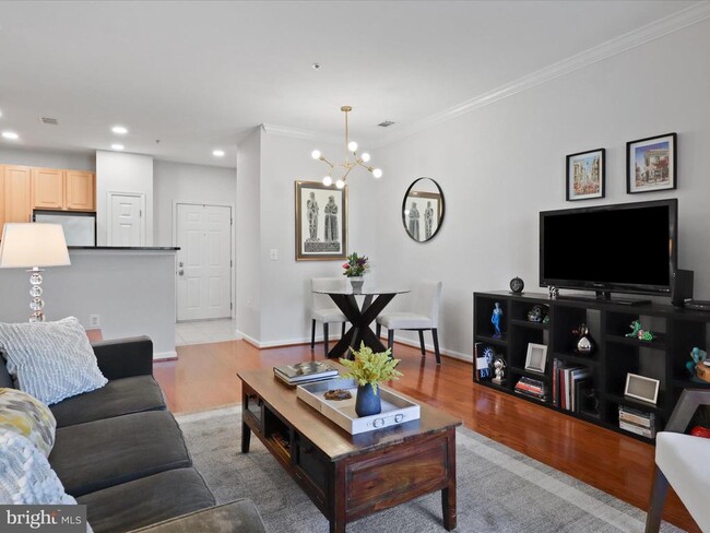 Photo - 2465 Army Navy Dr Unidad 1-203