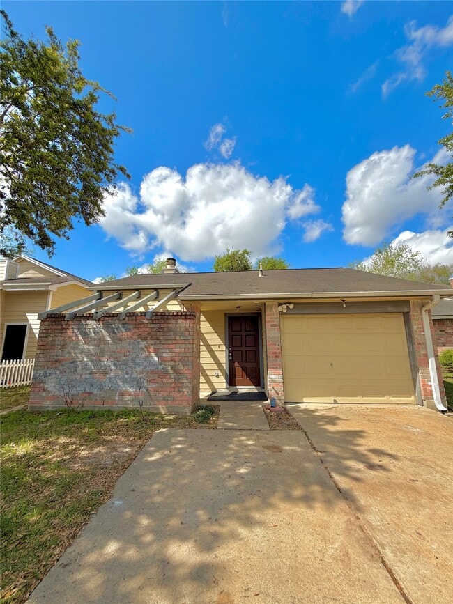 Building Photo - 7111 Golden Dale Ct