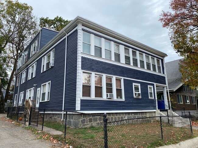 Building Photo - 35 Bradshaw St Unit 3 Rental