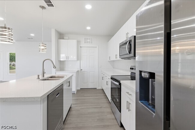 Photo - 1406 Ford Cir