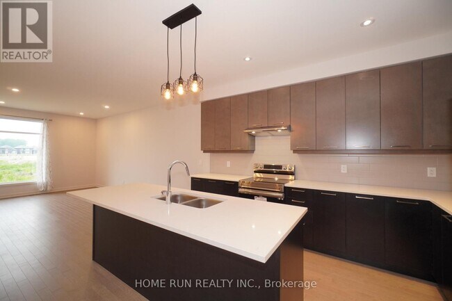 Photo - 770 Solarium Ave