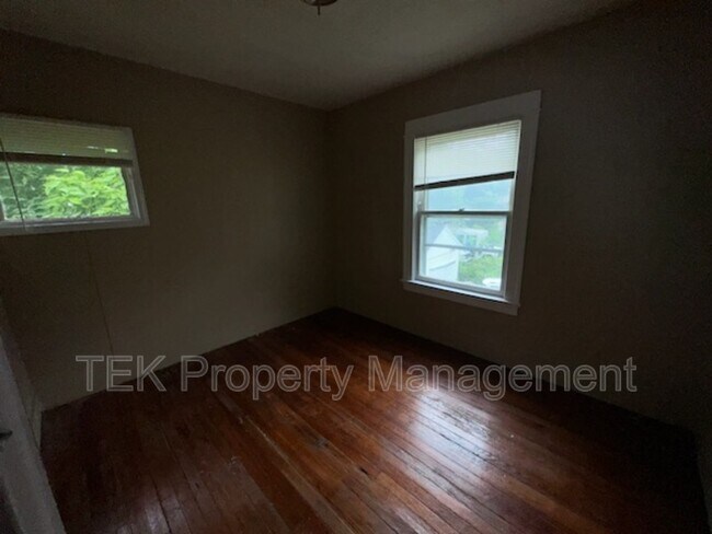 Photo - 444-446-446 Cottage St