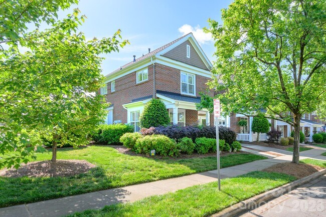 Photo - 18524 Mizzenmast Ave