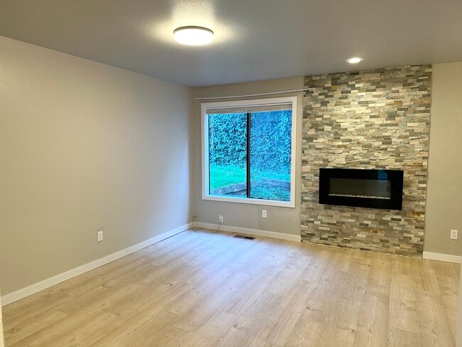 Photo - 12713 NE 83rd Ct