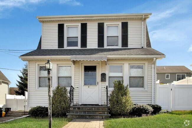 Building Photo - 31 Riggs Pl Rental