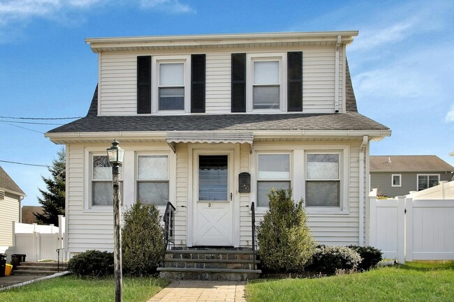 Building Photo - 31 Riggs Pl Rental