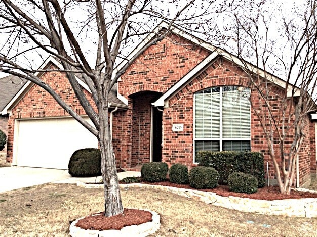Building Photo - 6215 Crestmont Ln Rental