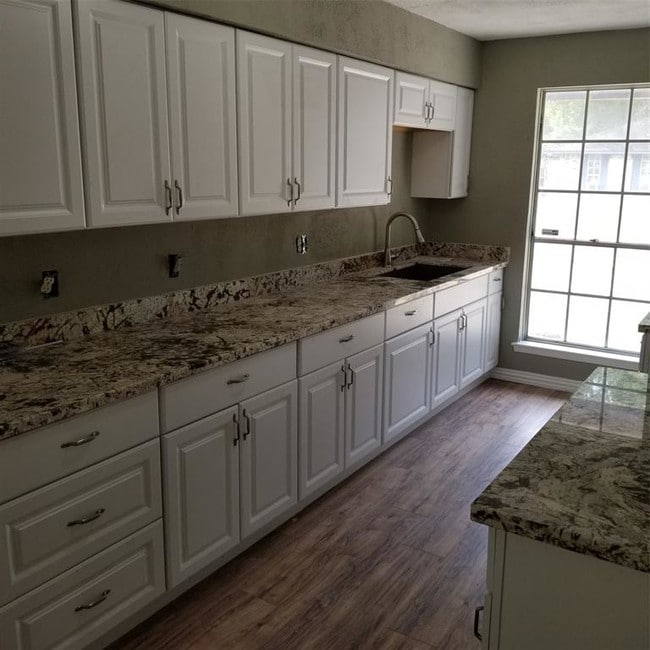 Building Photo - 2026 Beaver Bend Rd Rental