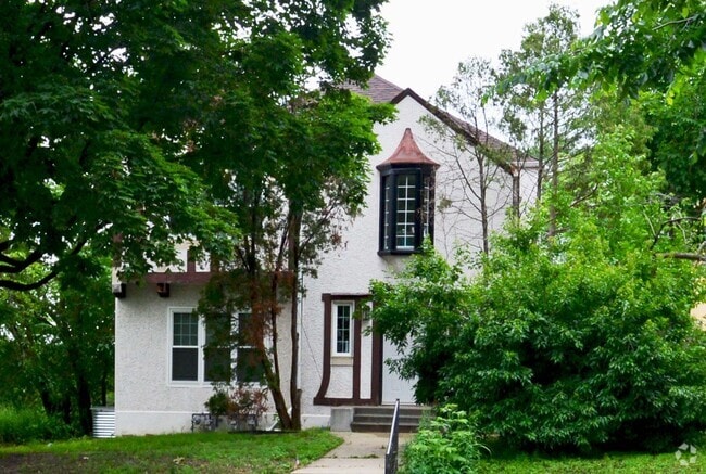 Building Photo - 3552 Irving Ave S Unit #1 Rental