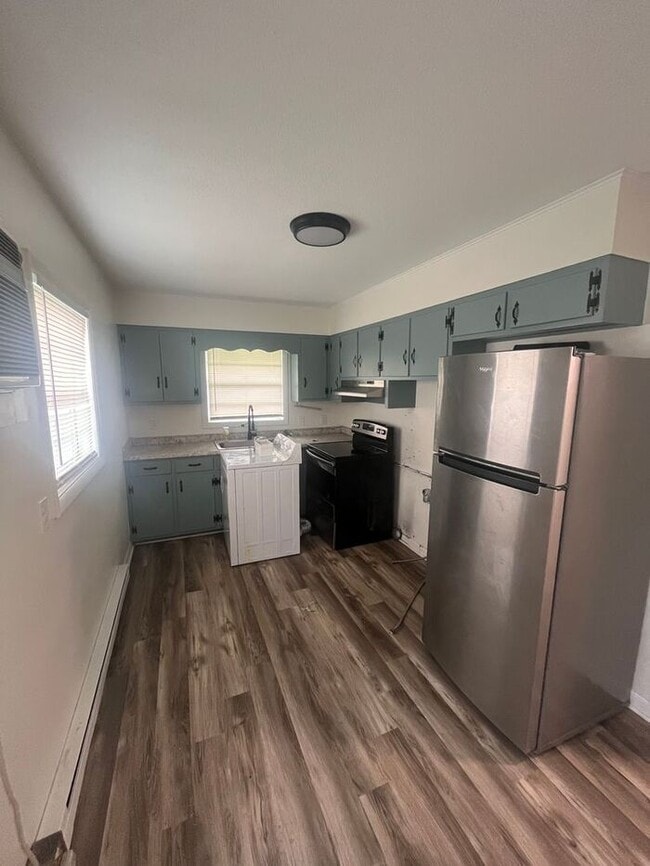 Charming and updated 2-bedroom, 1-bath duplex conveniently located in Durham