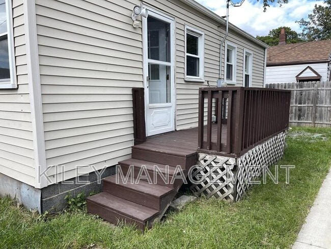 Photo - 23028 Pilgrim Ave