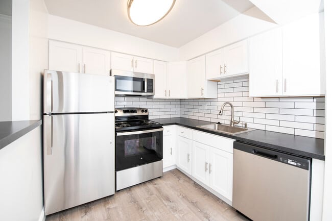 2 habitaciones, 1 baño - Cocina - Foto 1 - Whistlewood Commons