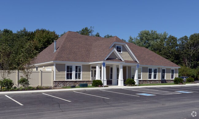 Leasing Office - Edgewood Apartments