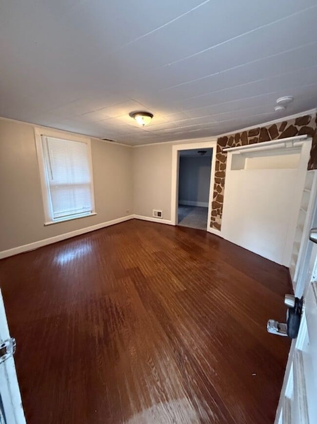 Photo - 2 Bedroom, 1.5-bathroom house