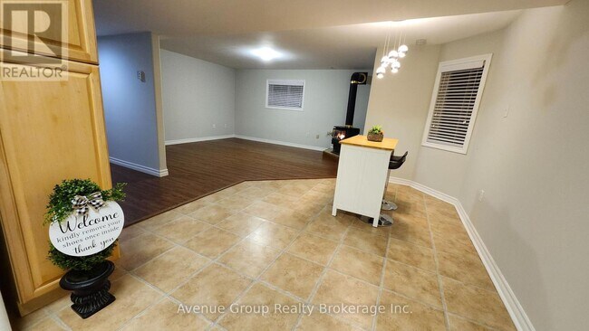 Photo - 124 Brown Wood Dr