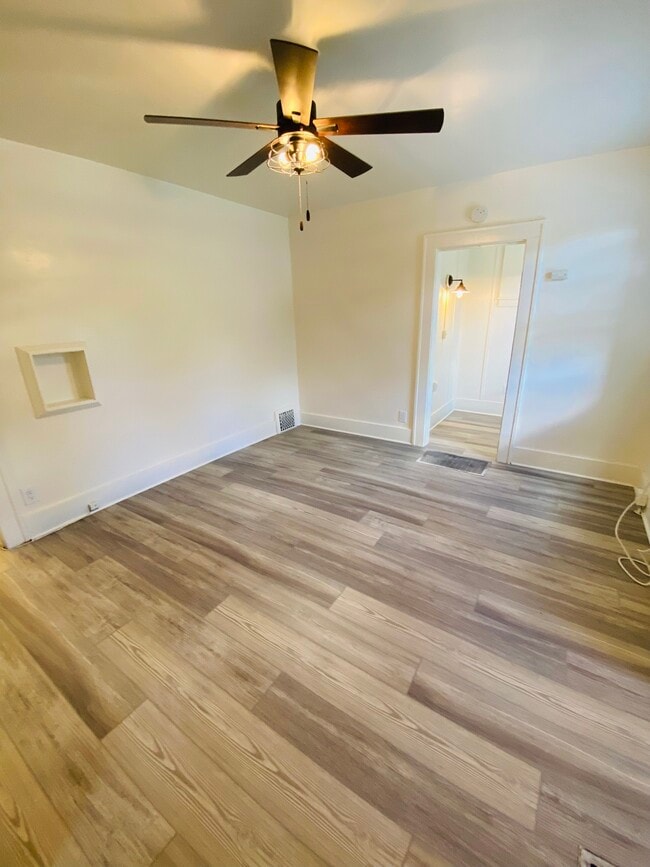 Photo - 5 S Johnson St