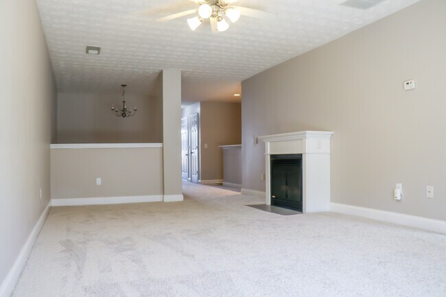 Photo - 322 Tara Commons Cir