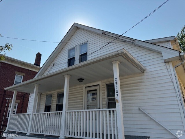 Building Photo - 29507 Euclid Ave Unit 2 Rental