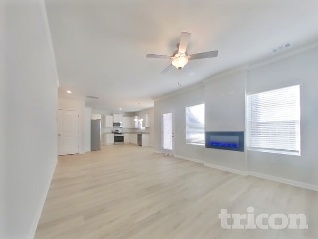 Photo - 831 Bryson Lake Cir