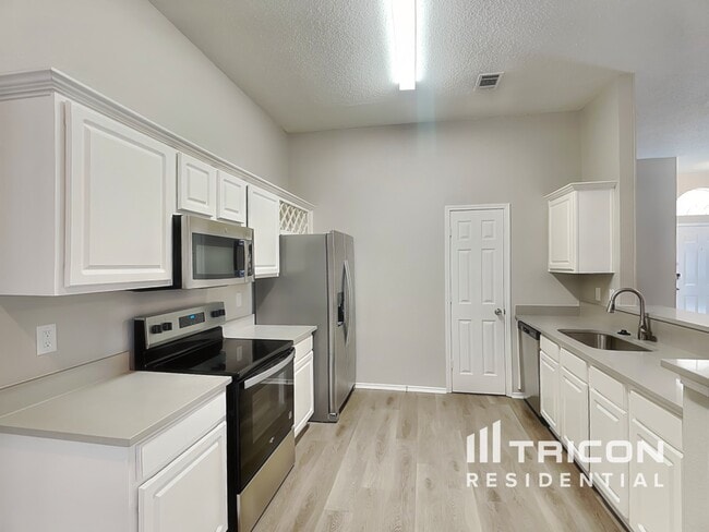 Photo - 1506 Vancouver Dr