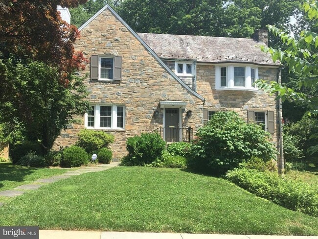 Photo - 3717 Fordham Rd NW House
