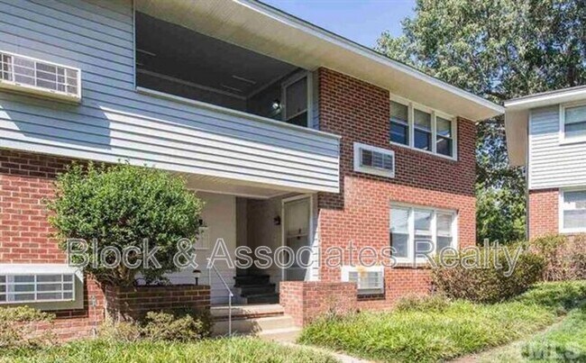 Photo - 631-B Daniels St