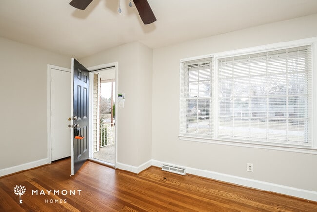 Photo - 4900 Leinbach Dr