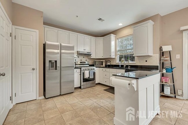 Photo - 111 Blossom Cir