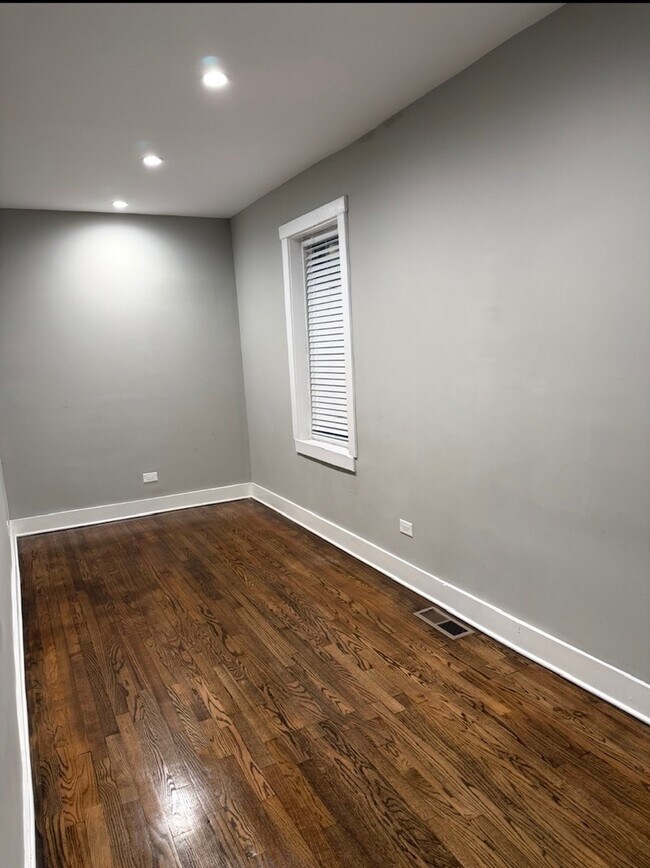 Photo - 2026 N Winchester Ave