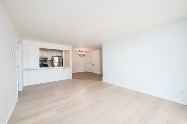 Photo - 430 Wedgewood Cir