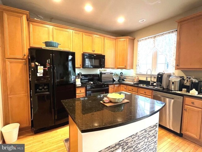 Photo - 7039 Little Thames Drive