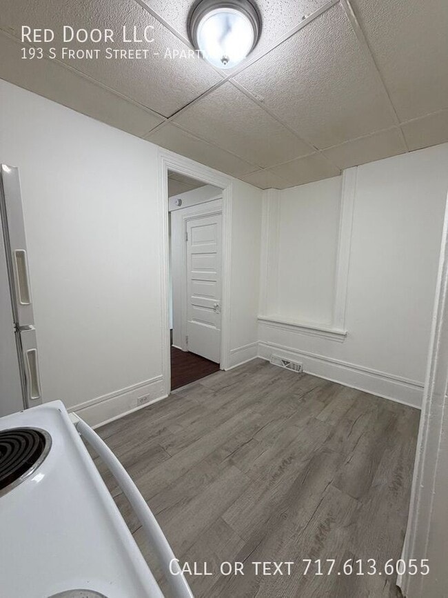 Photo - 193 S Front St Unidad Apartment 2
