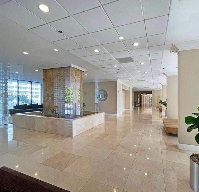 Building Photo - 1865 Brickell Ave Unit A604