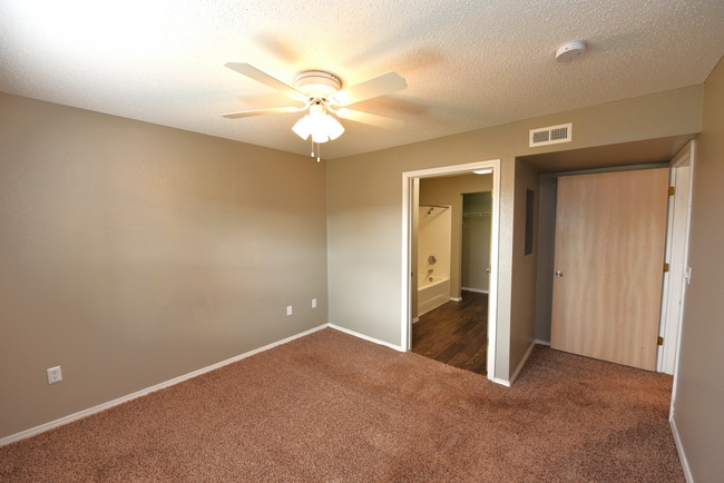 CrownRidge Apartments