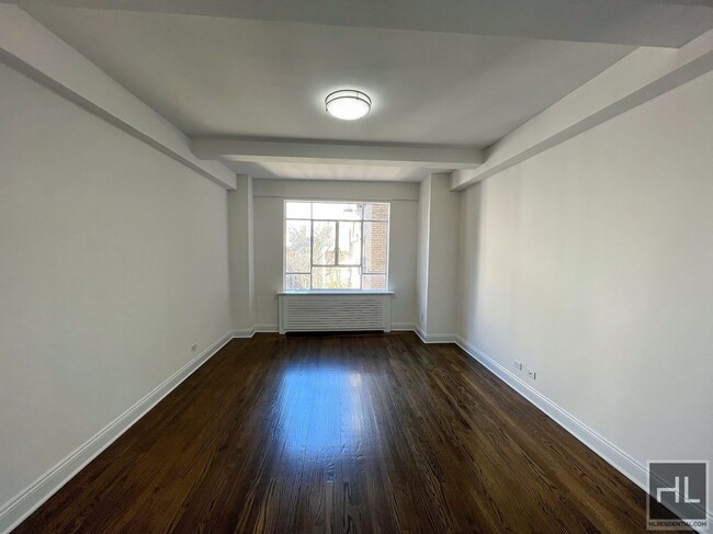 Photo - FIFTH AVENUE Unit 4A