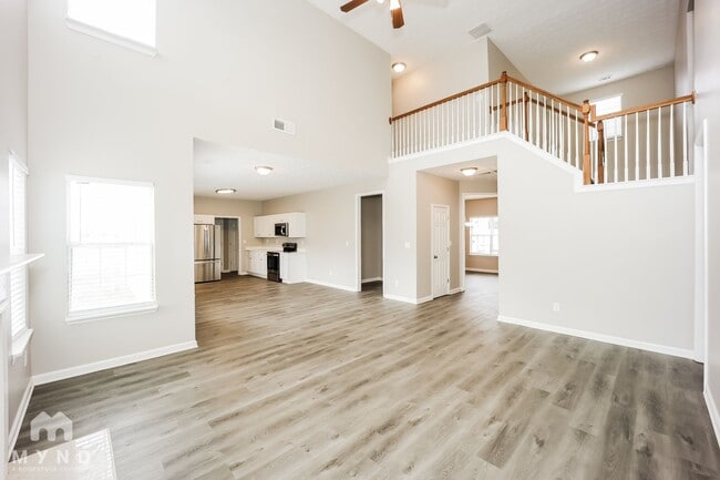 Photo - 3302 Summer Brooke Ln