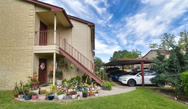 Photo - 2120 El Paseo St Unit 108
