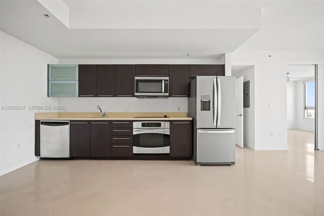 Photo - 90 SW 3rd St Unidad 1608