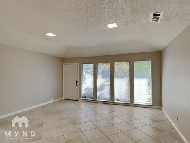 Photo - 312 Towne House Ln