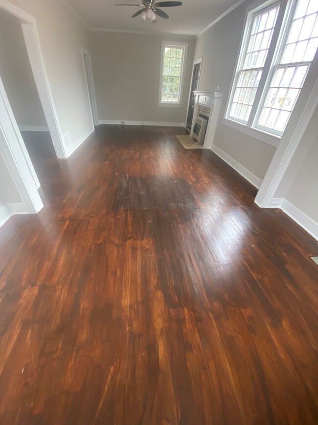 Photo - 120 S Main St