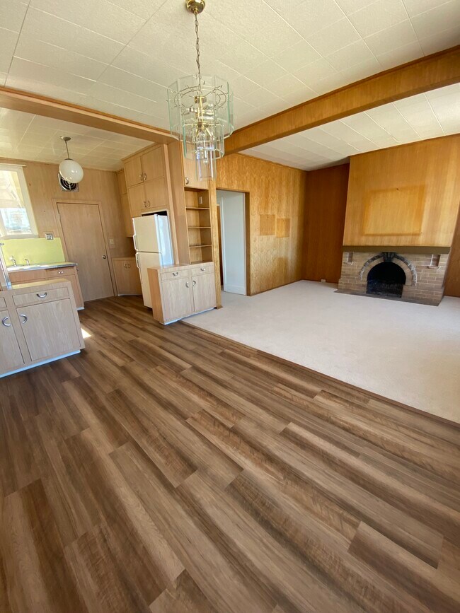 Photo - 18 Aladdin Ter Apartments Unit Upper