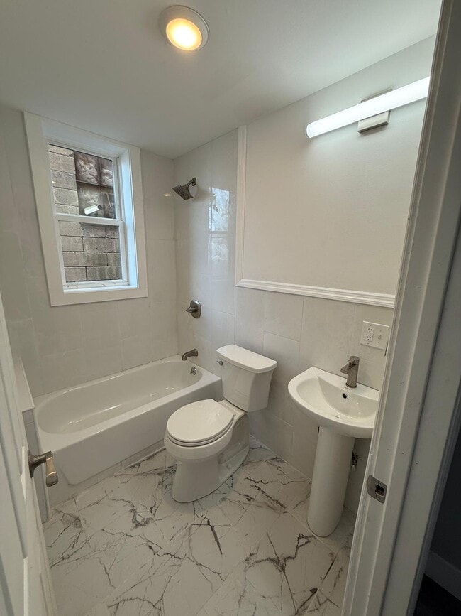 Photo - 922 State St