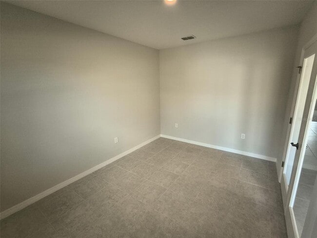 Photo - 45 Wellwood Ln
